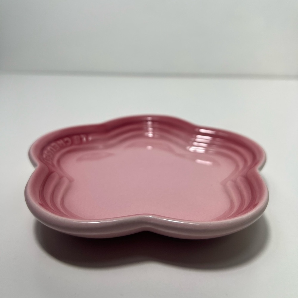 Le Creuset Stoneware Flower Petal Scalloped Trinket Dish Plate Tray - Picture 8 of 12